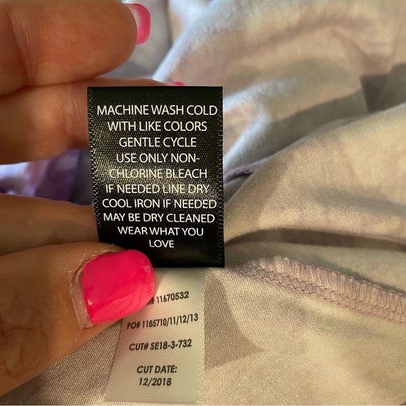 Torrid Super Soft V-Neck Handkerchief Cami. SZ:0. Purple Tie-Die. - Picture 12 of 14